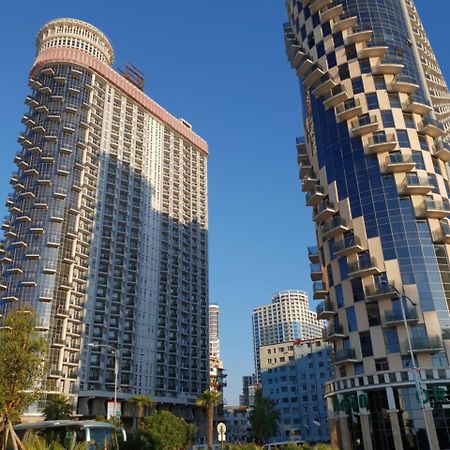 Batumi Apartments Guli Esterno foto