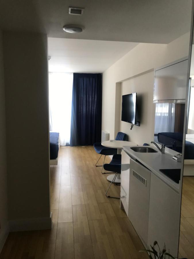 Batumi Apartments Guli Esterno foto