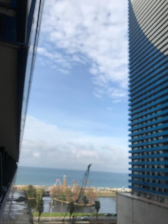 Batumi Apartments Guli Esterno foto