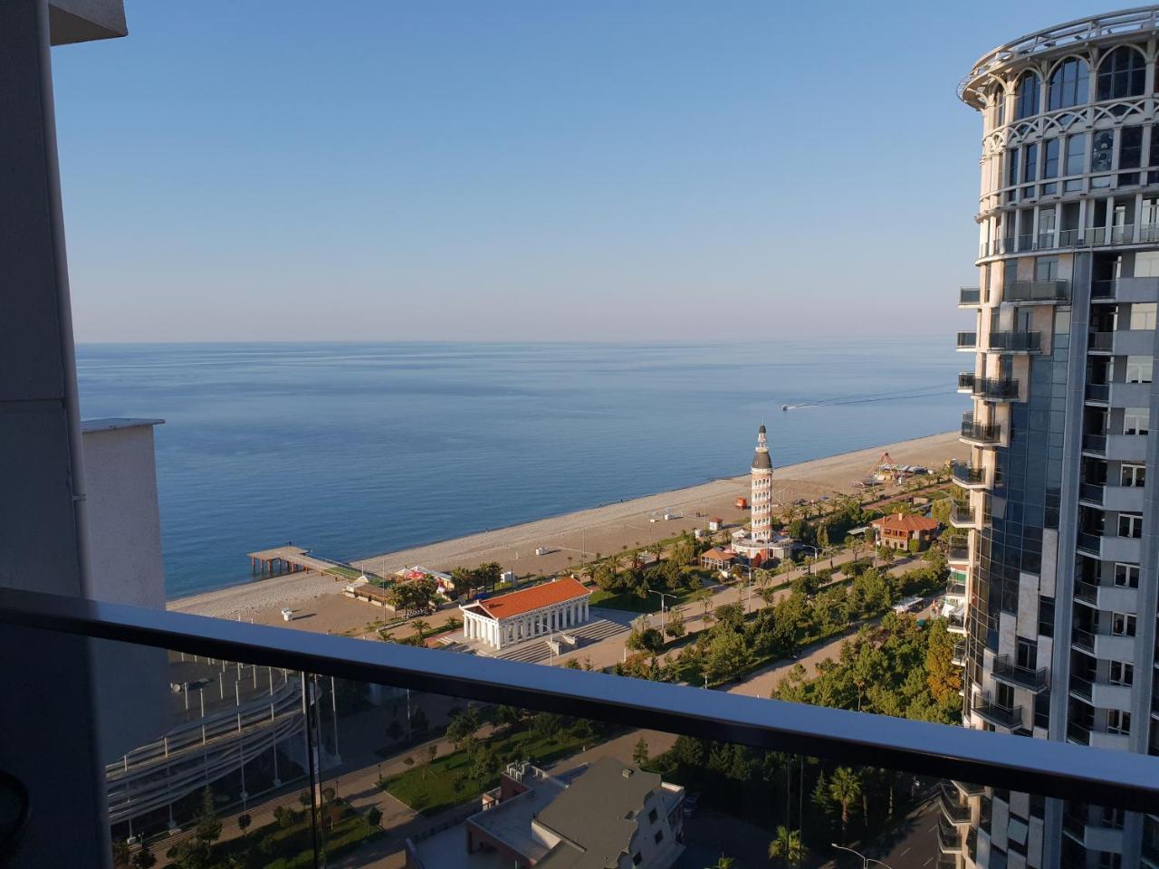 Batumi Apartments Guli Esterno foto