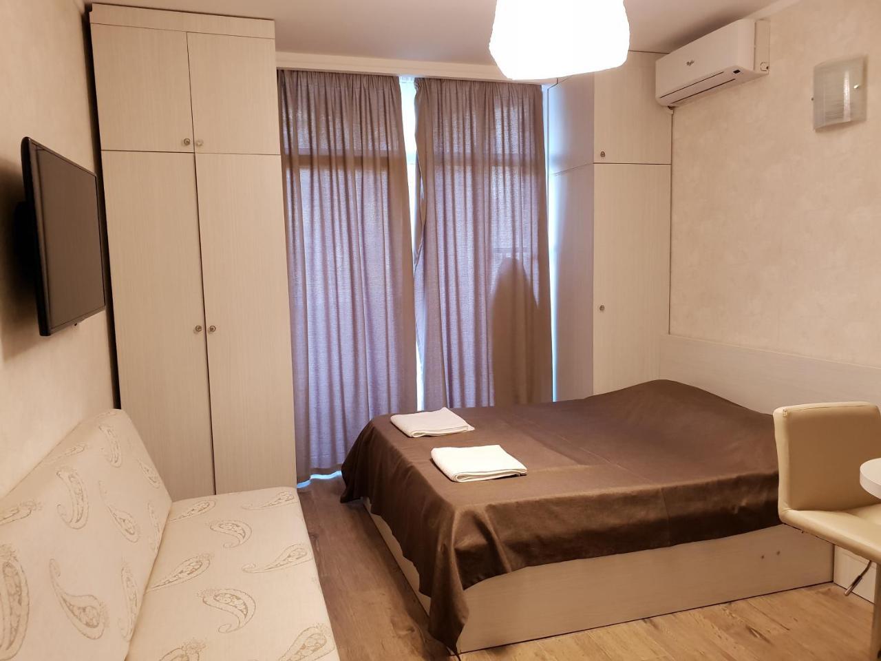 Batumi Apartments Guli Esterno foto