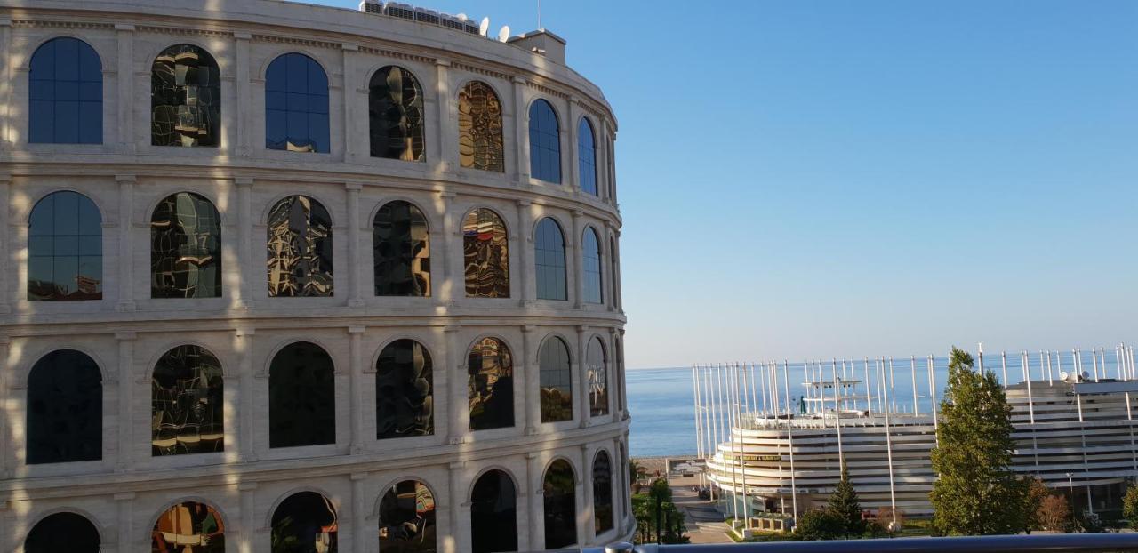 Batumi Apartments Guli Esterno foto