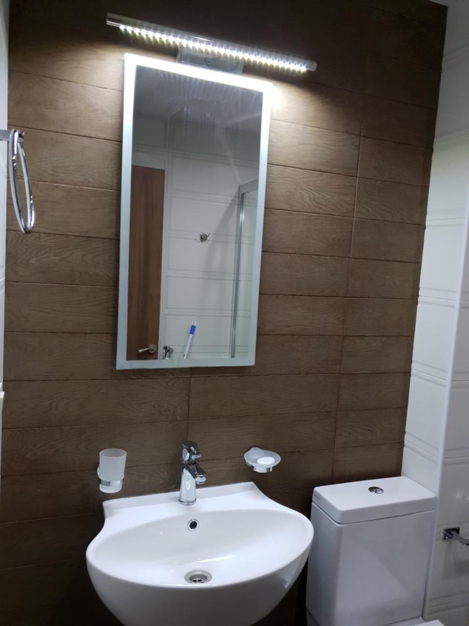 Batumi Apartments Guli Esterno foto