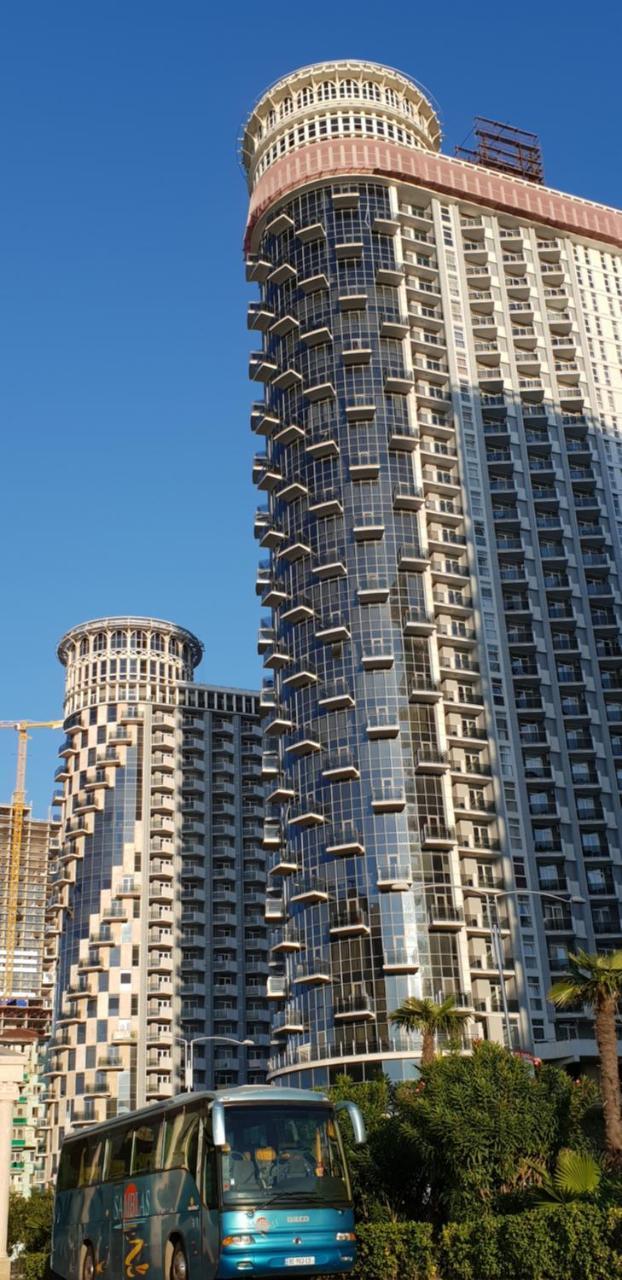 Batumi Apartments Guli Esterno foto