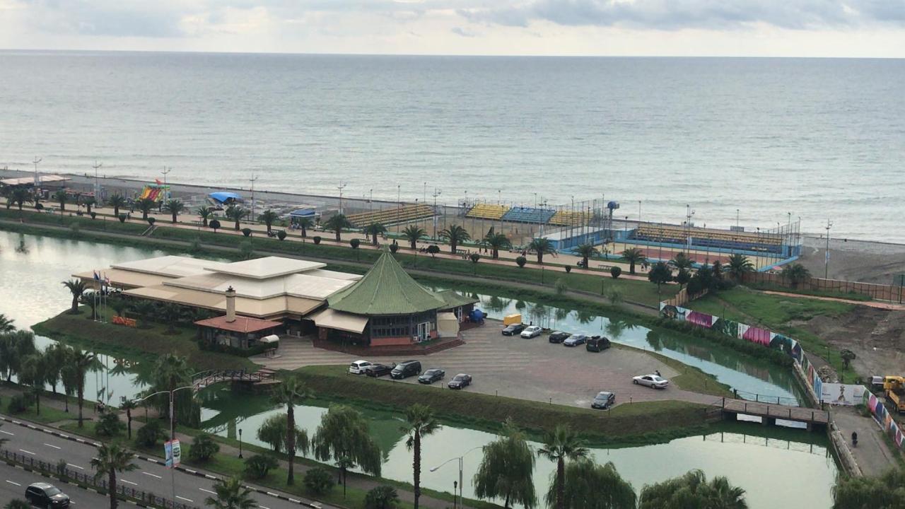 Batumi Apartments Guli Esterno foto