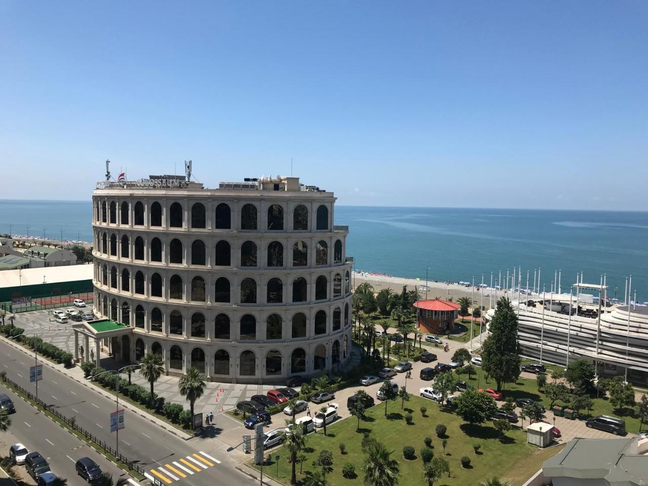 Batumi Apartments Guli Esterno foto