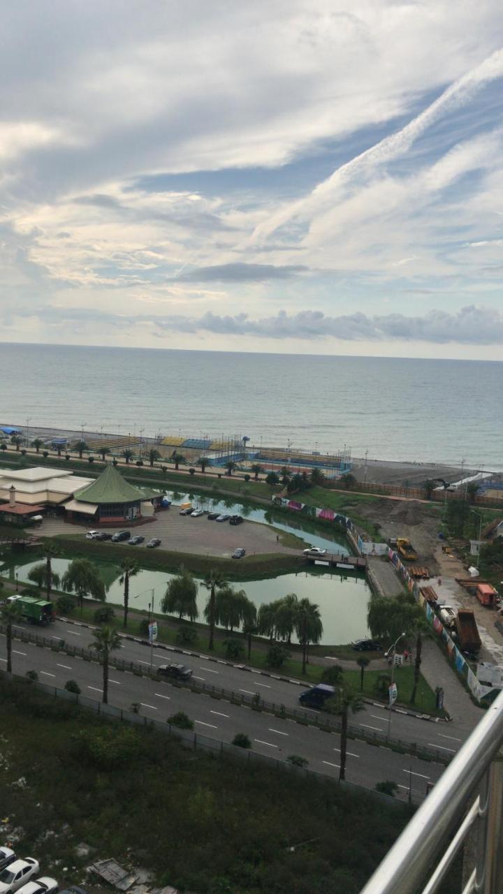 Batumi Apartments Guli Esterno foto
