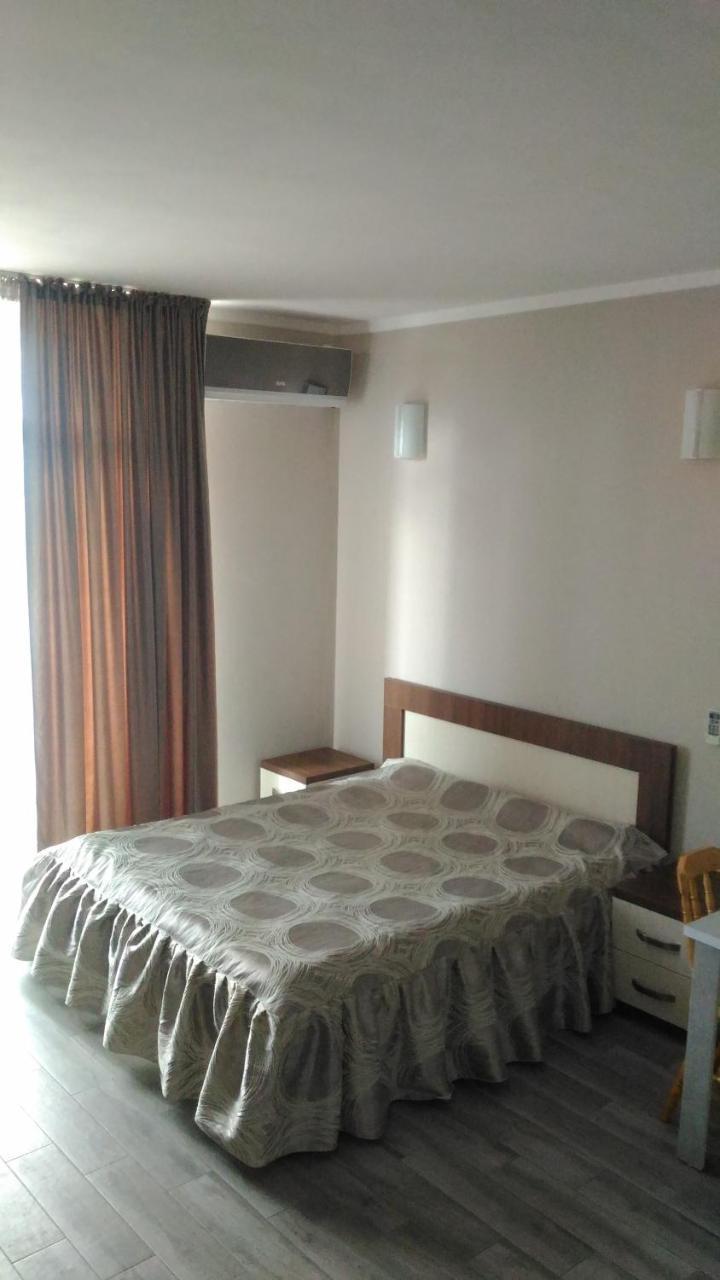 Batumi Apartments Guli Esterno foto