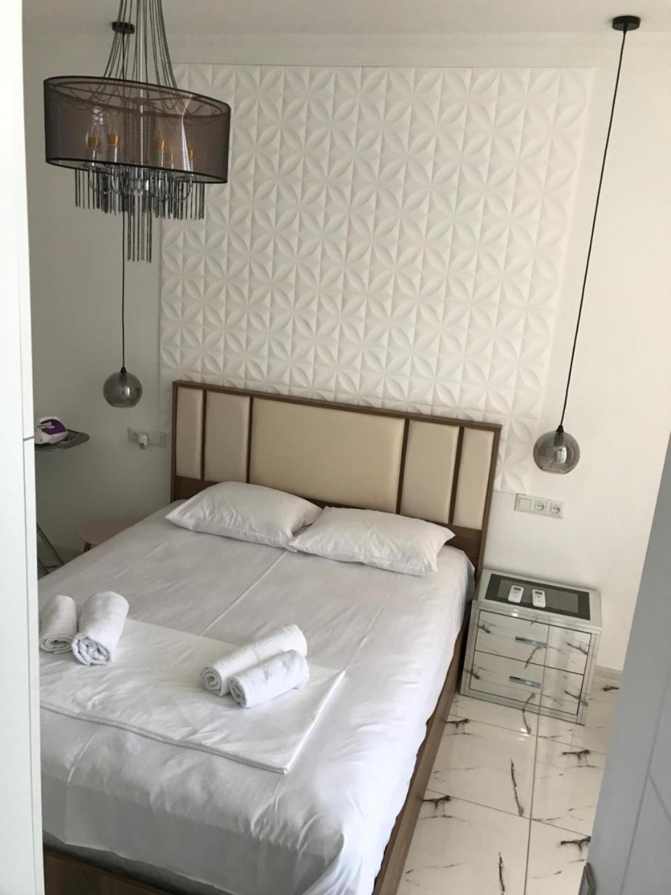 Batumi Apartments Guli Esterno foto